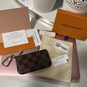 Louis vuitton key pouch in damier ebene